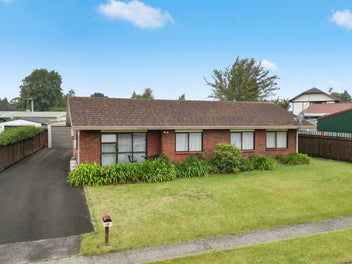 15 Tupelo Street, Pukete, Hamilton
