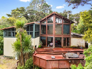 6 Remu Place, Greenhithe, Auckland