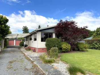 17 Halsey Street, Clinton