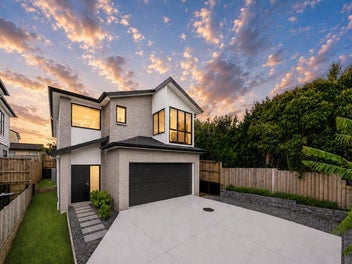 44D White Swan Road, Mount Roskill, Auckland