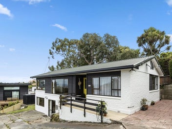 11 Carnarvon Street, Belleknowes, Dunedin