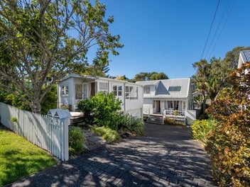 27 Hastings Parade, Devonport, Auckland