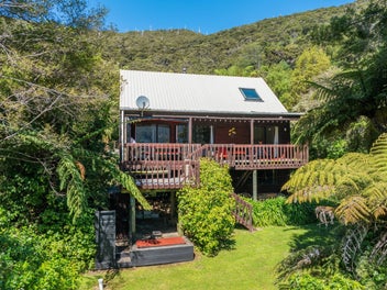 14 Sandy Bay Road, Black Rock, Marlborough Sounds