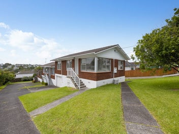 1/21 Quebec Road, Milford, Auckland