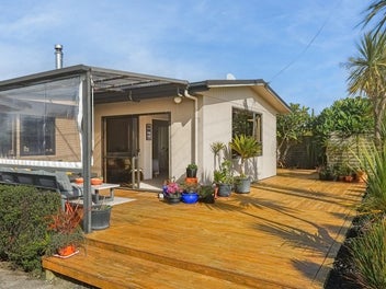 47 Marine Parade, Carters Beach, Westport