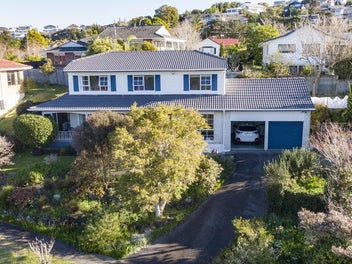 6 Mosman Place, Chatswood, Auckland