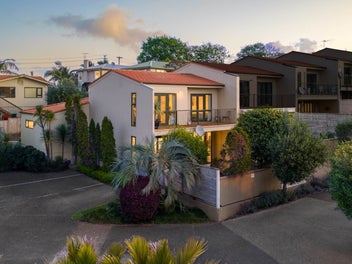3/270 Sunset Road, Windsor Park, Auckland