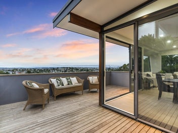 1A Monarch Avenue, Hillcrest, Auckland