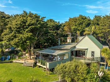 18 Te Makiri Road, Onetangi, Waiheke Island