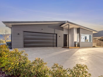 7 Tahi ST, Albert town, Wanaka