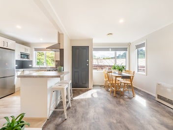 12B Crystal Grove, Birchville, Upper Hutt