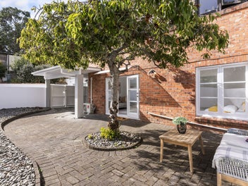 2/78 Waiatarua Road, Remuera, Auckland