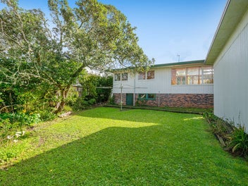 54 Holland Road, Hillcrest, Auckland