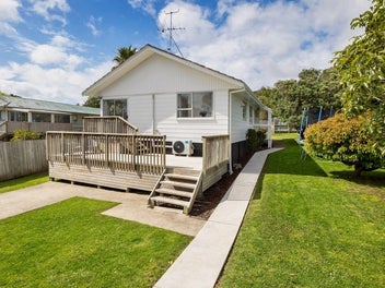 42 Claverdon Drive, Massey, Auckland