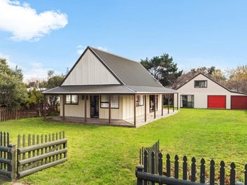 5 Cordyline Road, Port Waikato, Port Waikato