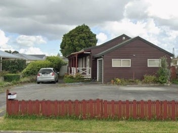 17 Edgewater Drive, Pakuranga, Auckland