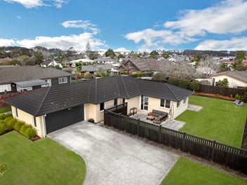 15 Malbec Place, Huapai, Kumeu