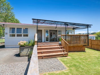 1/50 Kaipatiki Road, Glenfield, Auckland