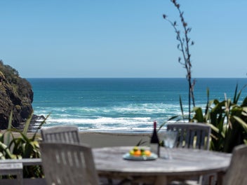 20 Garden Road, Piha, Piha