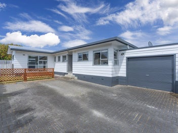 2/35 Otupai Street, Two Mile Bay, Taupō