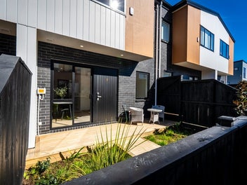 10/20 Seabrook Avenue, New Lynn, Auckland