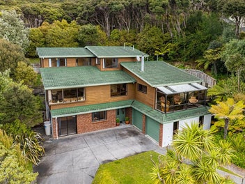 7 Furneaux Grove, Whitby, Porirua