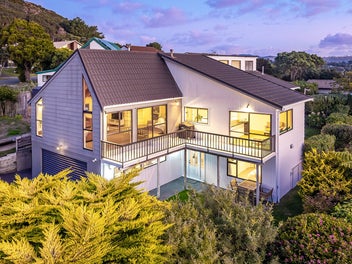 22 Mercury Way, Whitby, Porirua