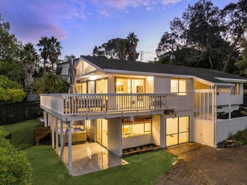 42 Deuxberry Avenue, Northcote, Auckland