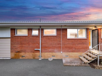 2/22 Camellia Place, Mount Roskill, Auckland