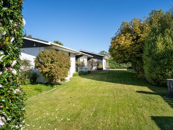 6 Woodstock Crescent, Leamington, Leamington