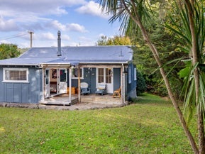 15 East Street, Raglan, Raglan