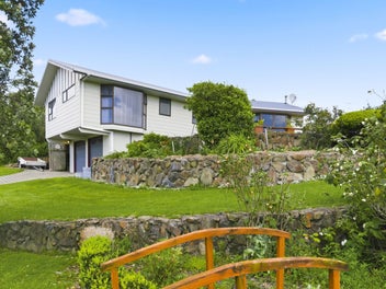2 Sunset Terrace, Waikanae Beach, Waikanae
