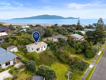 16 Hughes Street, Waikanae Beach, Waikanae