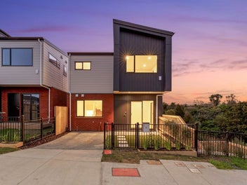 14 Johns Creek Crescent, Silverdale, Silverdale