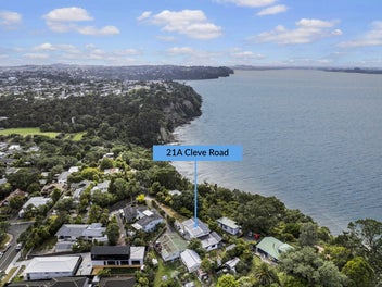 21A Cleve Road, Green Bay, Auckland
