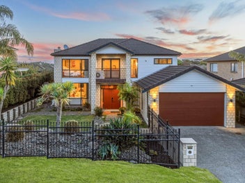 16 Corricvale Way, Northcross, Auckland