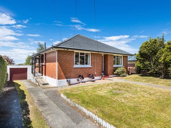 112 Centennial Avenue, Helensburgh, Dunedin