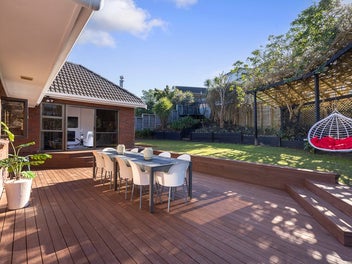 17 Noumea Place, Mairangi Bay, Auckland