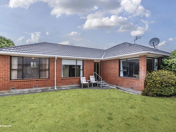 1B Sylvia Street, Parklands, Christchurch