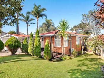 1/6 PATONS ROAD, Howick, Auckland