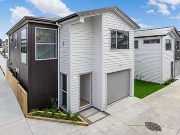 18A Kimber Hall Avenue, Mount Roskill, Auckland