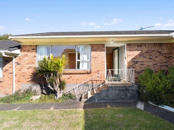 2/12 Dinglebank Road, Mount Wellington, Auckland