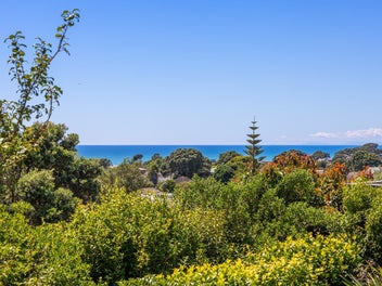 13 Moana Crescent, Blagdon, New Plymouth