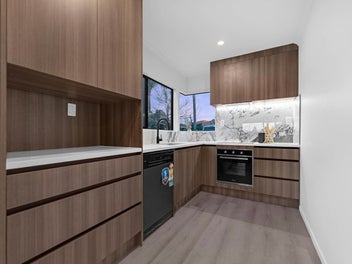 10K Rathgar Road, Henderson, Auckland