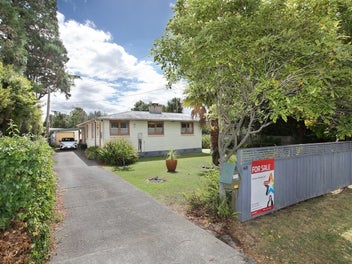 40 Bond Street, Marton