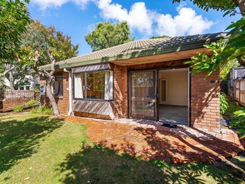 2/193 Great South Road, Greenlane, Auckland