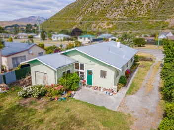 64 Bledisloe Street, Kurow, Kurow