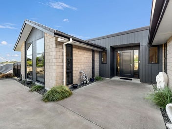 45 Golf Vue Place, Castlecliff, Whanganui