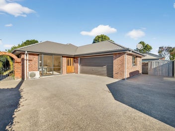 2/8 Fovant Street, Russley, Christchurch