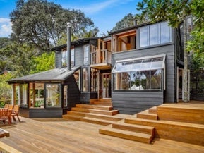 55 Rayner Road, New Lynn
